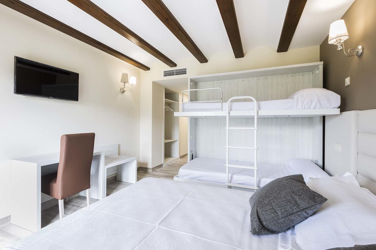 Hotel Atiana الباراثين المظهر الخارجي الصورة